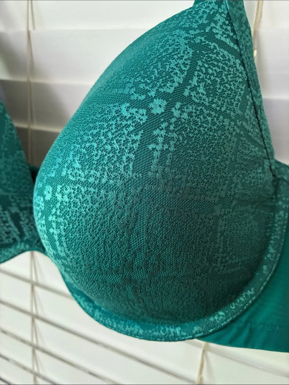 Cacique Bra Back Smoothing Underwire Green Plus SZ 44C Like New!